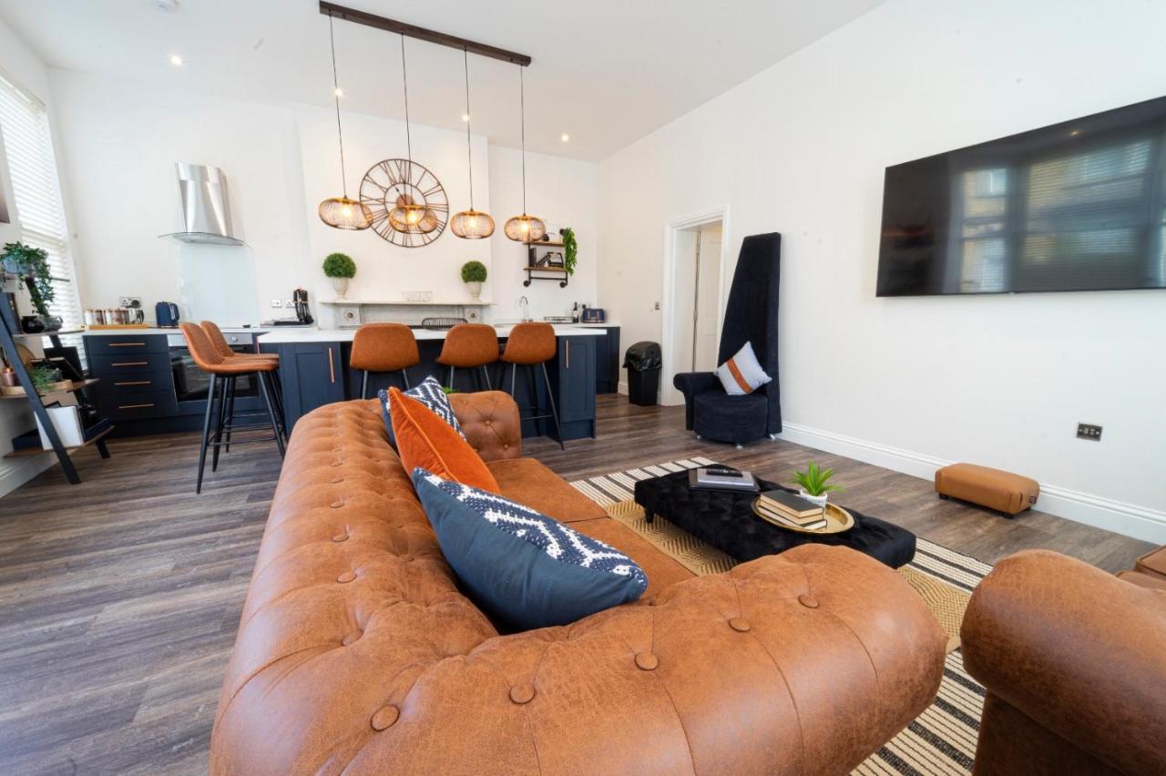 The - Brand New, Stylish & * Shanklin